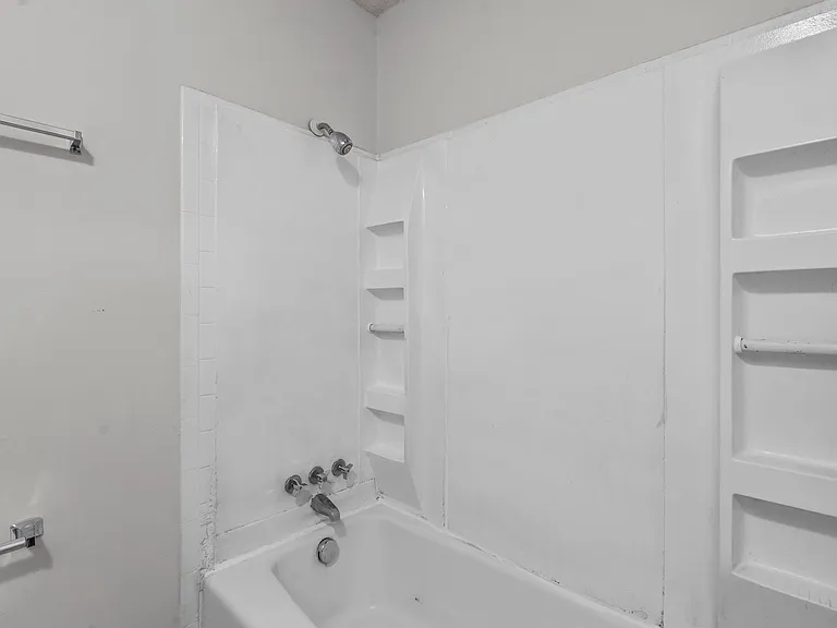 300 E McPherson Dr — Photo 18