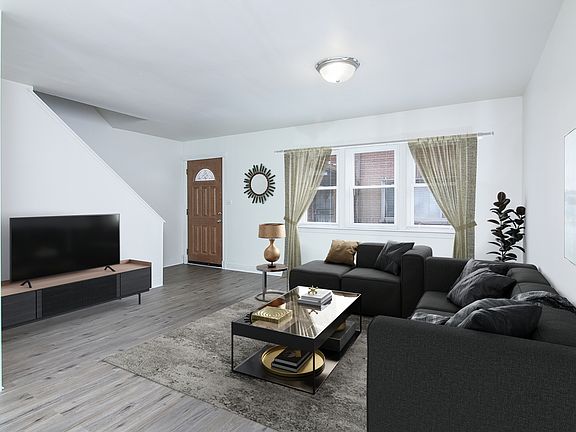 3rd image of 124 N Waller Ave APT F