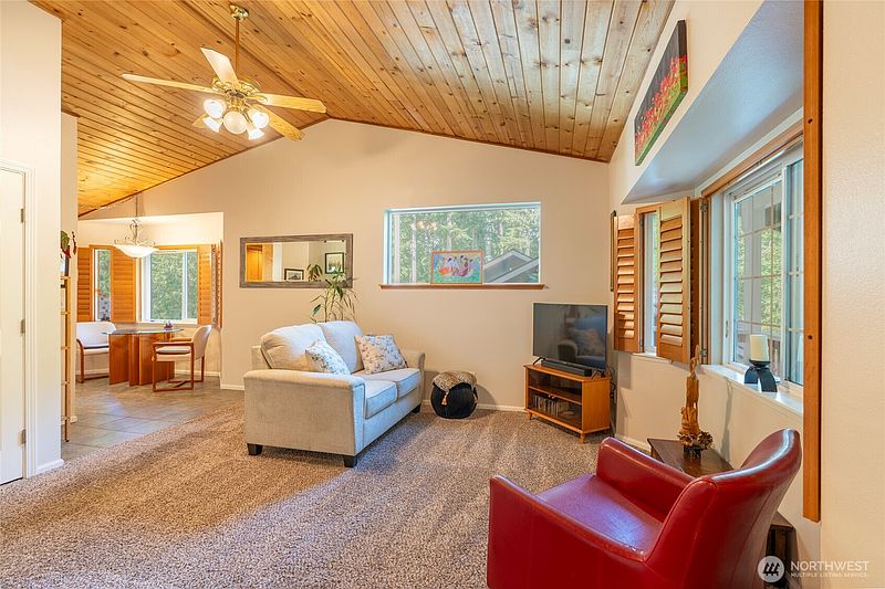 3rd image of 72 Sayward Lane