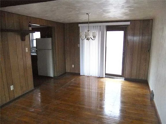 4th image of 827 Reamer Ave