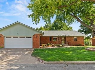 704 Park Blvd, Watonga, OK 73772
