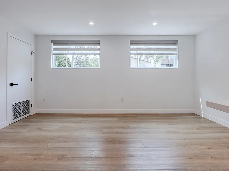 904 N Gardner St #8 — Photo 9