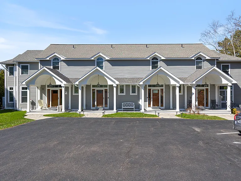38 Pebble Beach Rd #3 — Photo 4