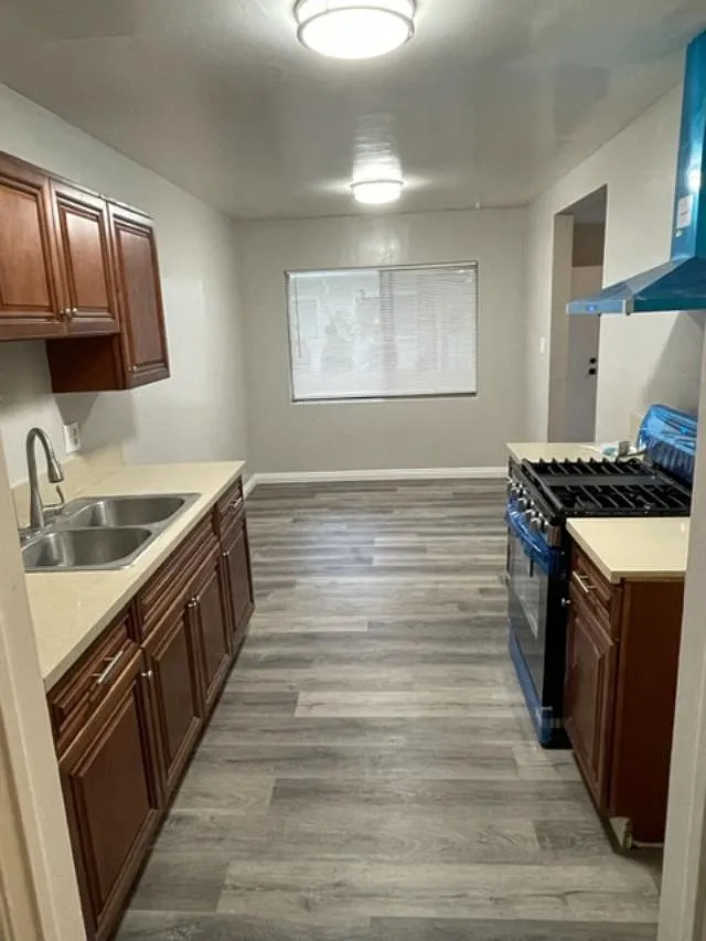1718 Evergreen St — Photo 1
