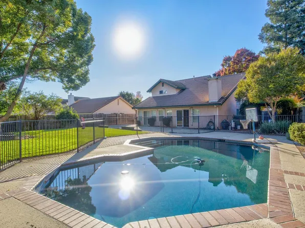 304 Manor Dr, Ione, CA 95640