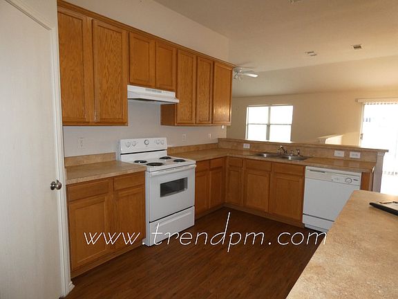 4th image of 653 Stirrup Bar Dr