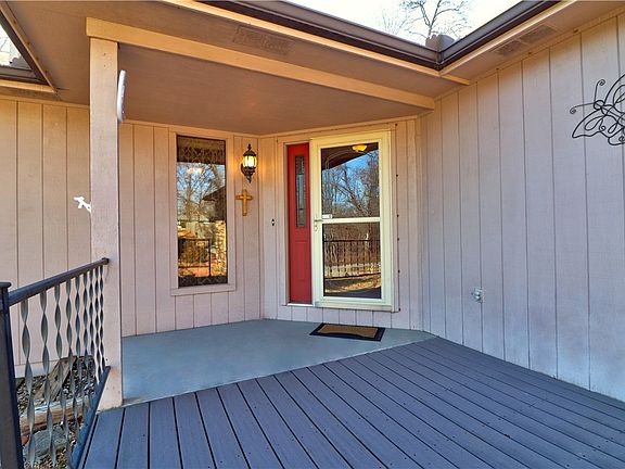 4th image of 4 Swindon Ln