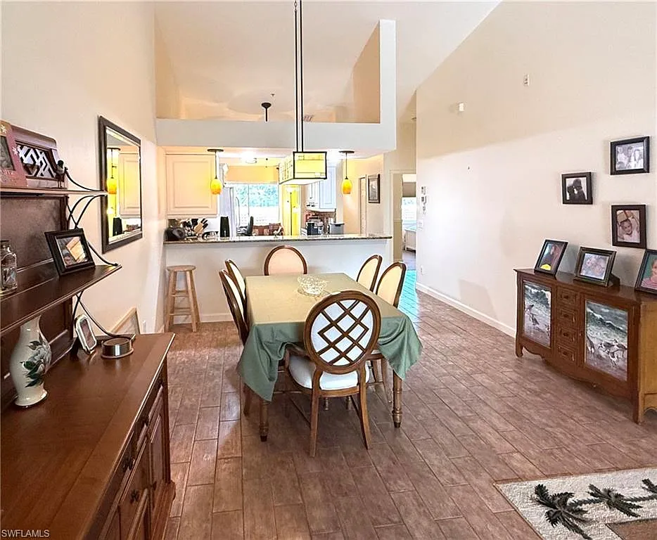 2 bed, 2.0 bath, 1351 sqft, $4,500 — Photo 4