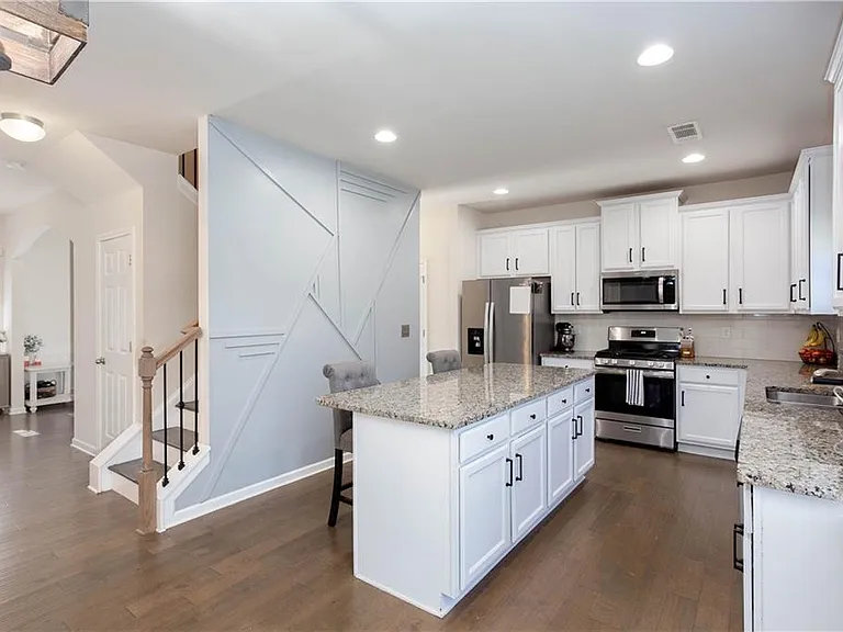 7999 Dawson Ln — Photo 4