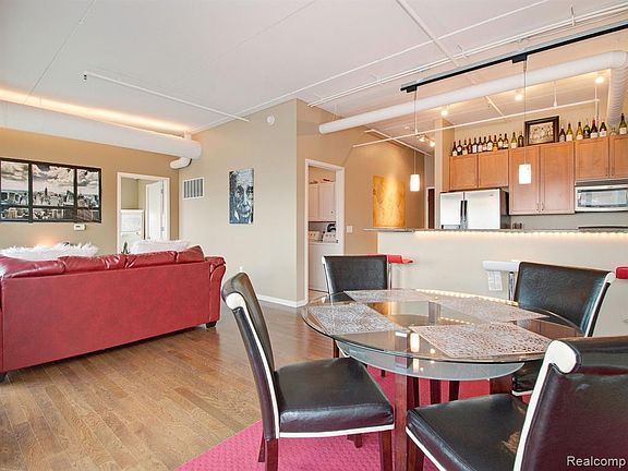 5th image of 3670 Woodward Ave #513