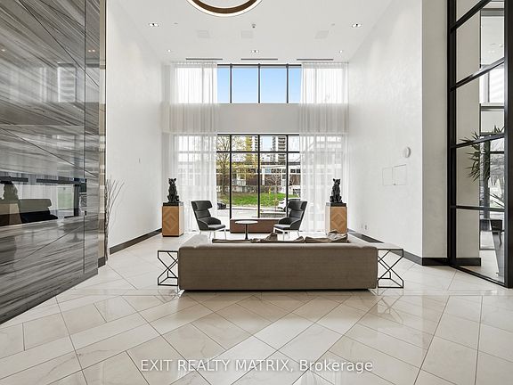 4th image of 255 Bay St #513