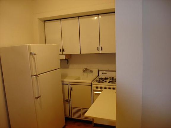4th image of 620 S Ingersoll St APT 22