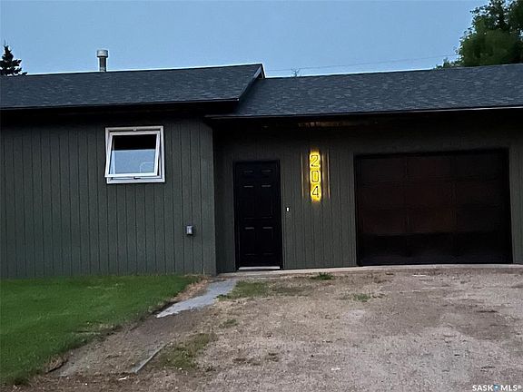 3rd image of 204 Birch STREET