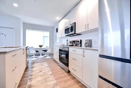 4398 W Saanich Rd