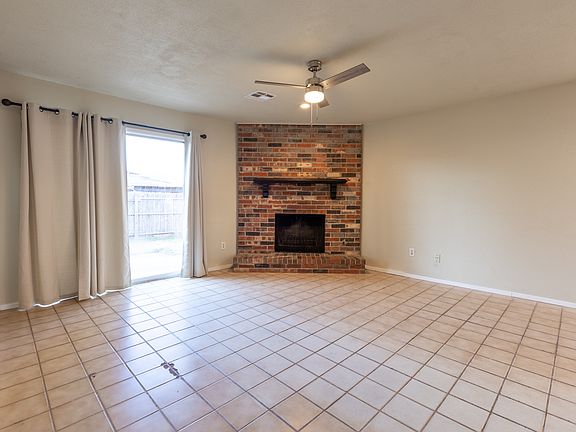 5th image of 516 Larkspur Ln