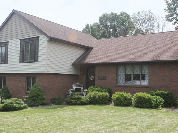 3036 Lindale St, Green, OH 44312