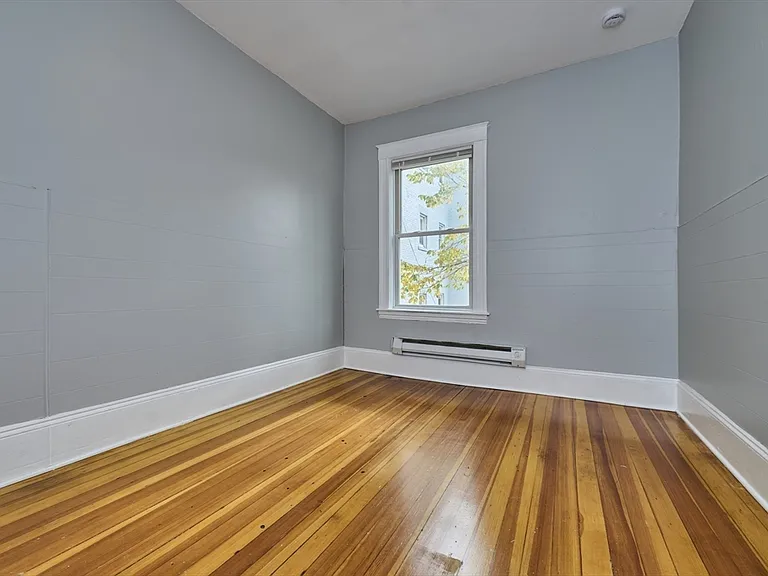 41 Salem St #2L — Photo 10