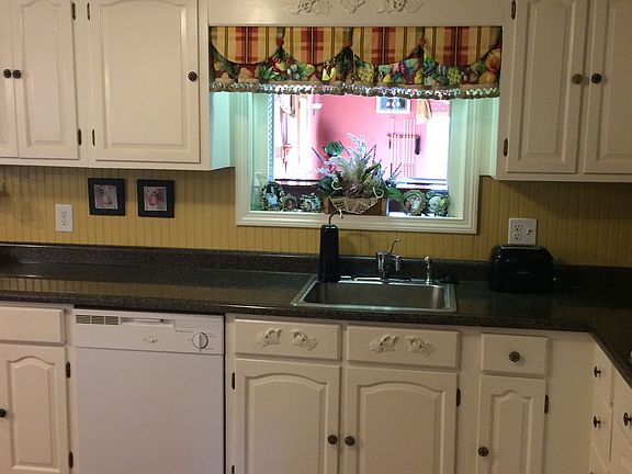 5th image of 1115 Lenox St