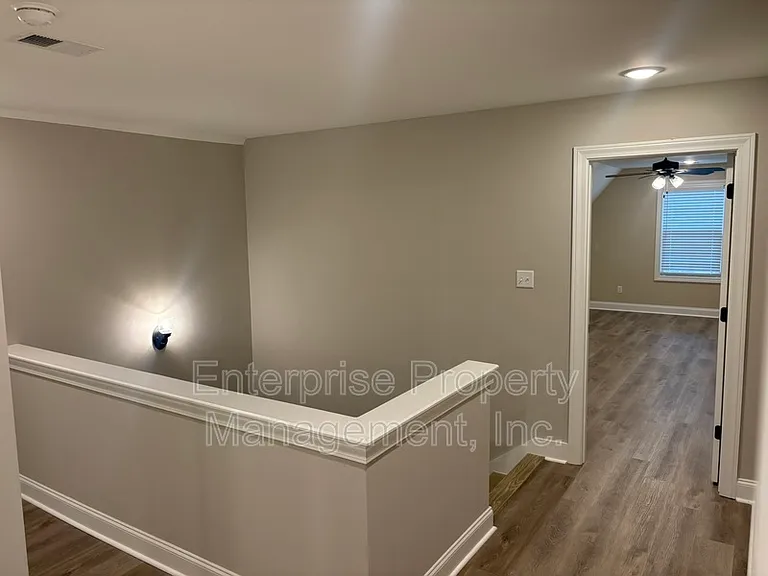 564 Holden Dr — Photo 22