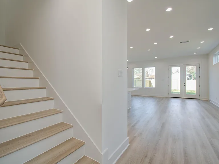 4425 Providence St — Photo 16