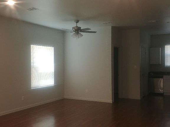 2nd image of 955 E Broadway Ave