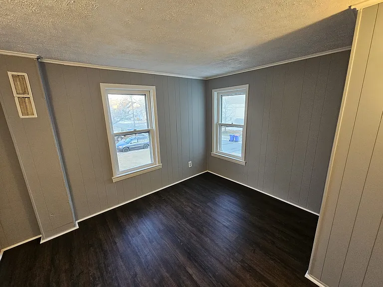 316 Howard St — Photo 7