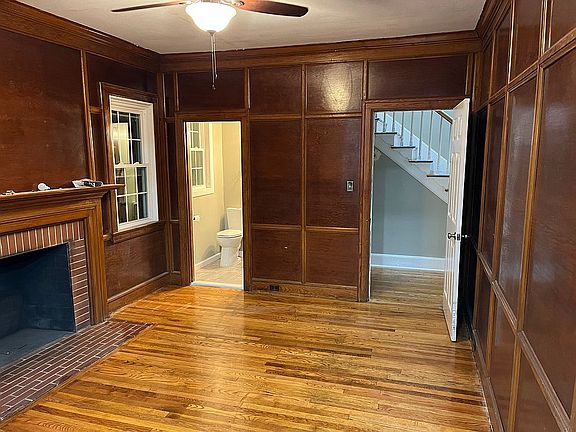 2nd image of 813 Parkview Ave