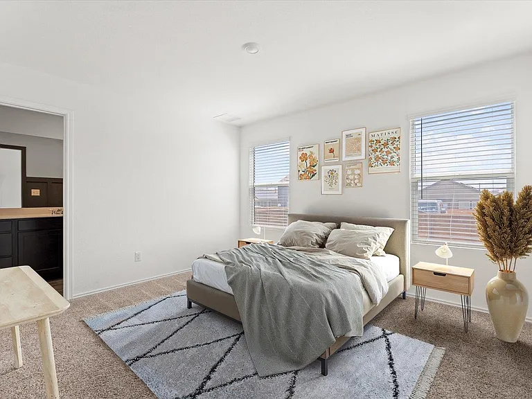 905 Powell St — Photo 16