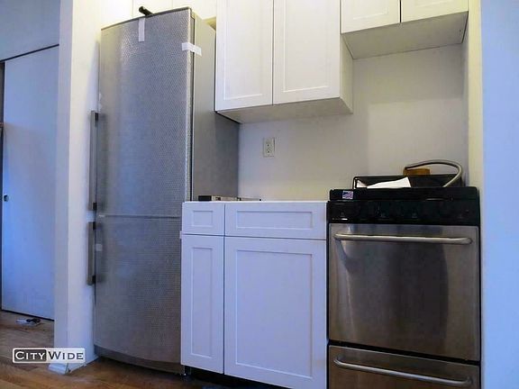 3rd image of 22 King St APT 15