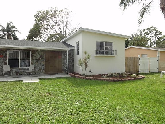 3rd image of 3874 Sierra Dr