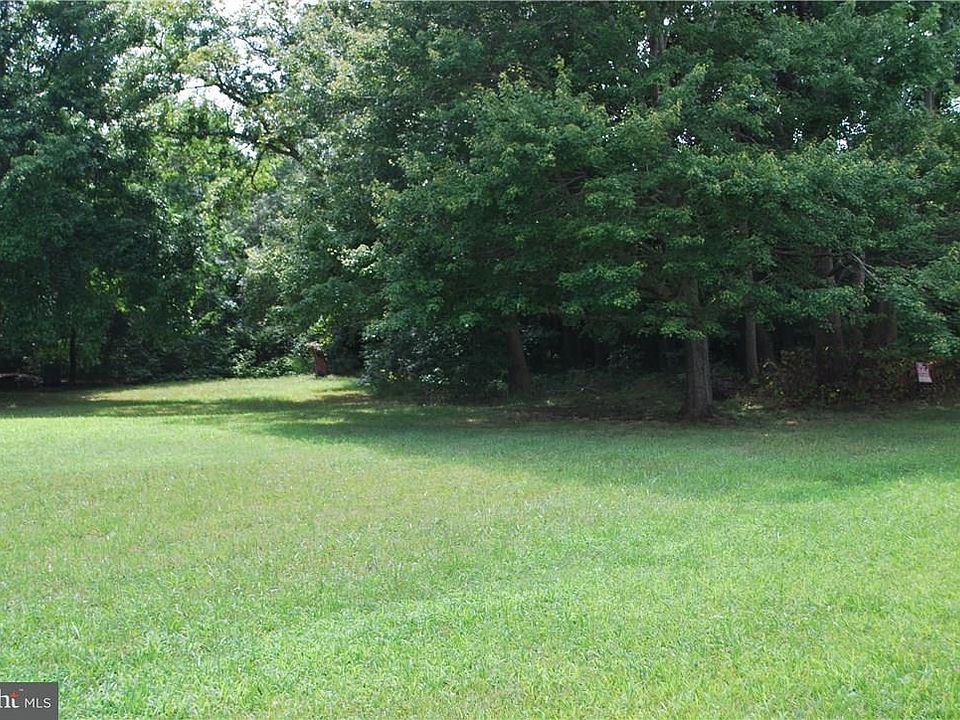2nd image of 32037 Phillips Rd