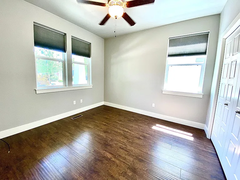 481 W Peck St — Photo 7