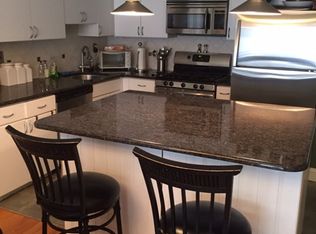 25 Susanna Ln, Staten Island, NY 10312
