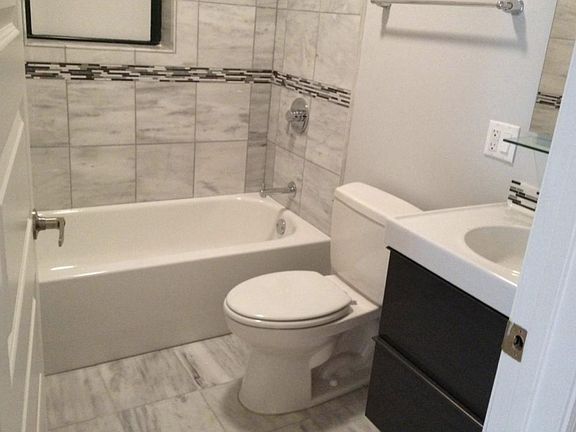 4th image of 6121 S Greenwood Ave #1