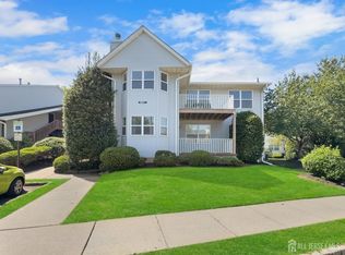 38 Kensington Dr, Piscataway, NJ 08854