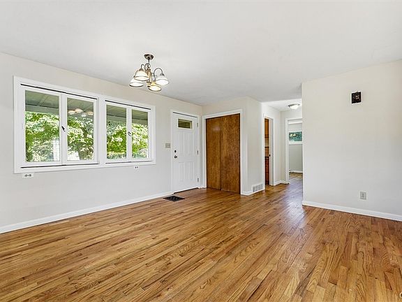 5th image of 4361 Shea Rd