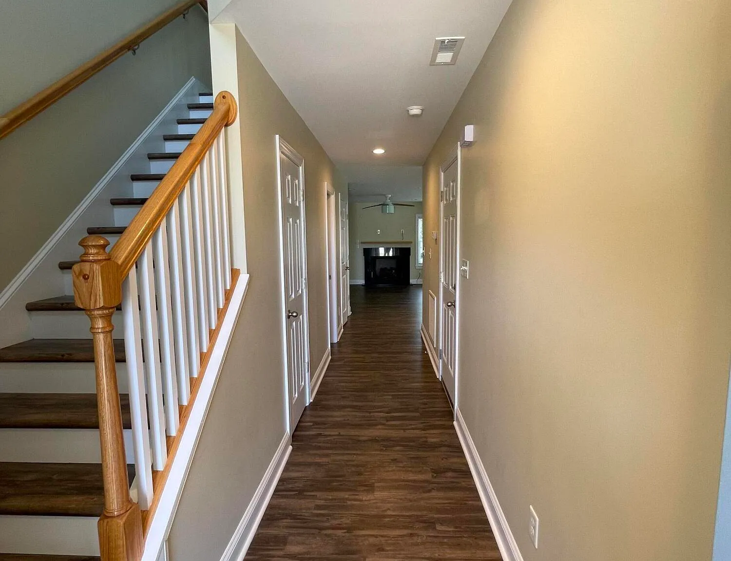 3 bed, 2.5 bath, 1357 sqft, $2,500 — Photo 2