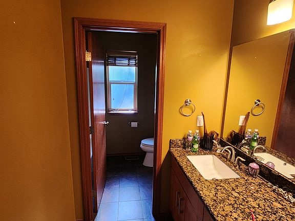 3rd image of 5516 6th Ave NE