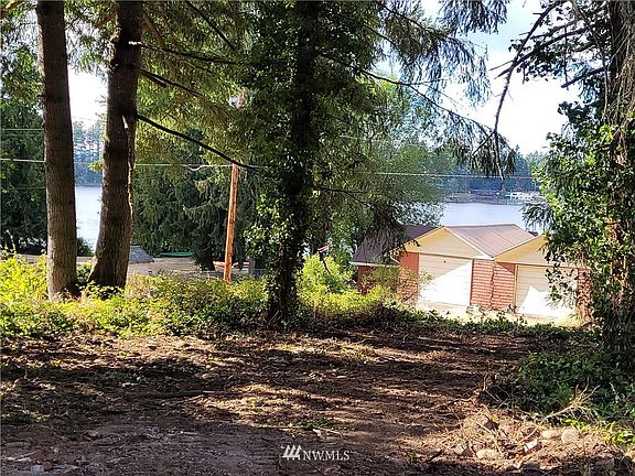 2nd image of 11921 Sanford St SE