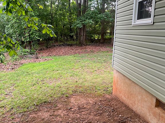4th image of 19 Valleywood Dr