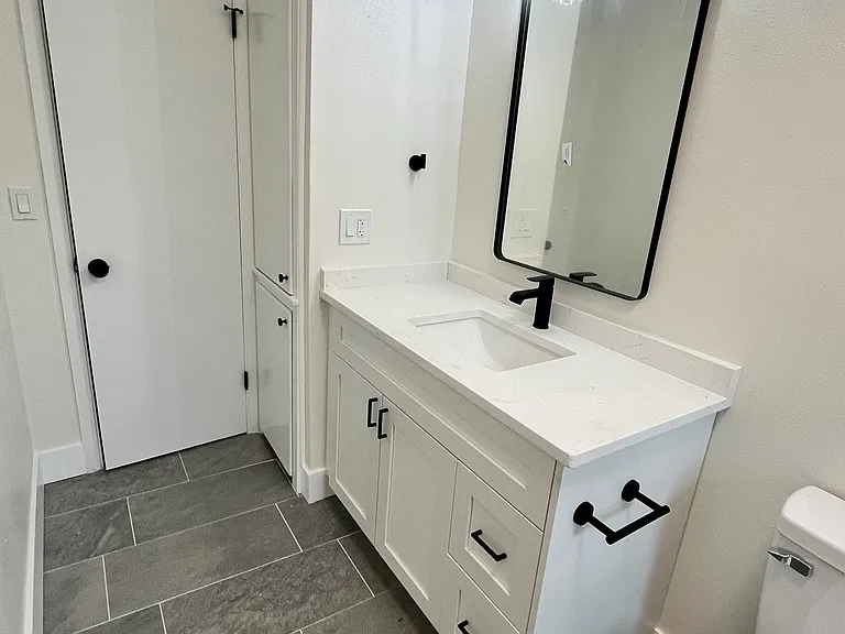 1554 Hillcrest Dr — Photo 9