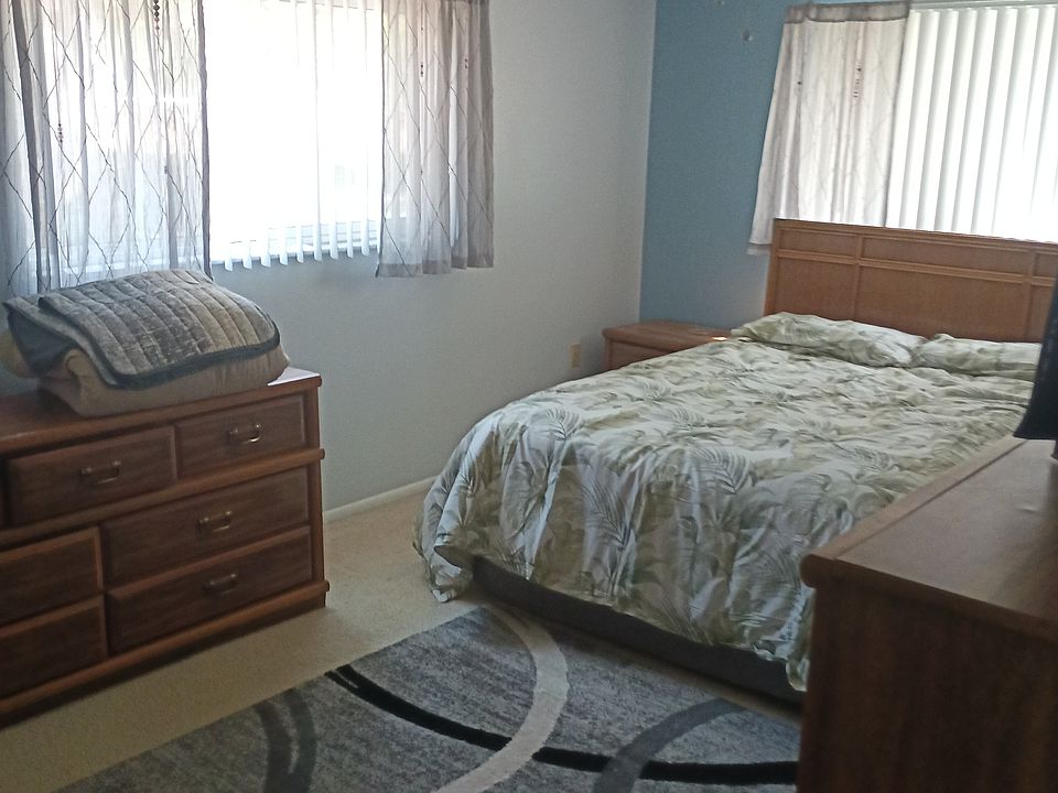 Master Bedroom with 2 windows