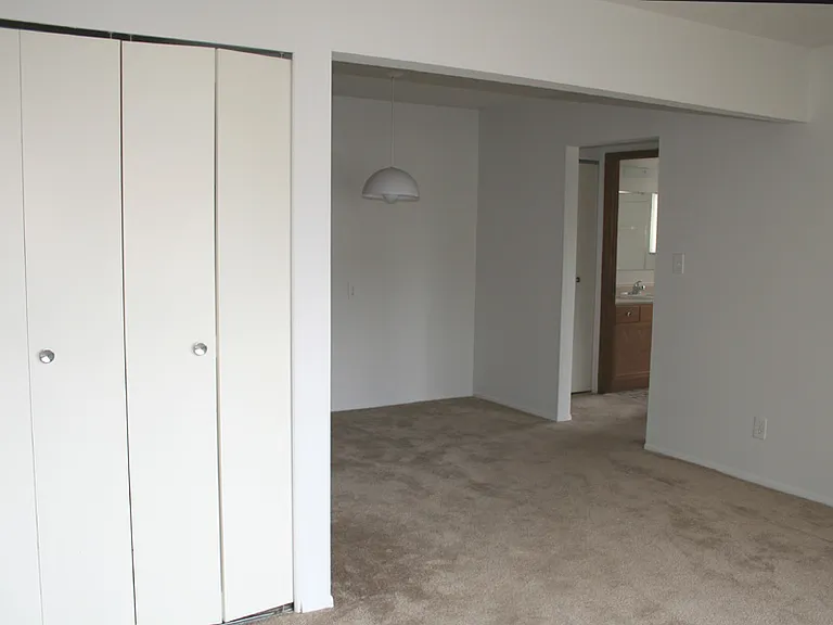 510 E Elmwood Ave #208 — Photo 4