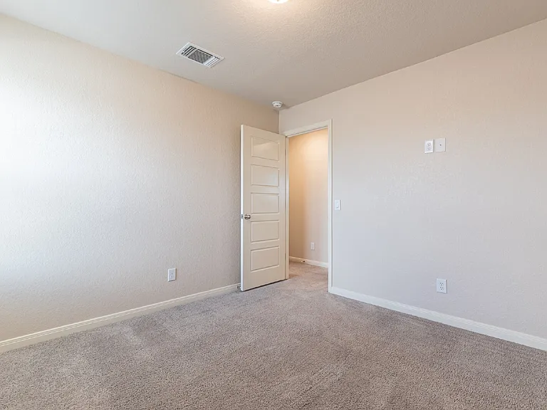 746 Farmers Dell — Photo 33