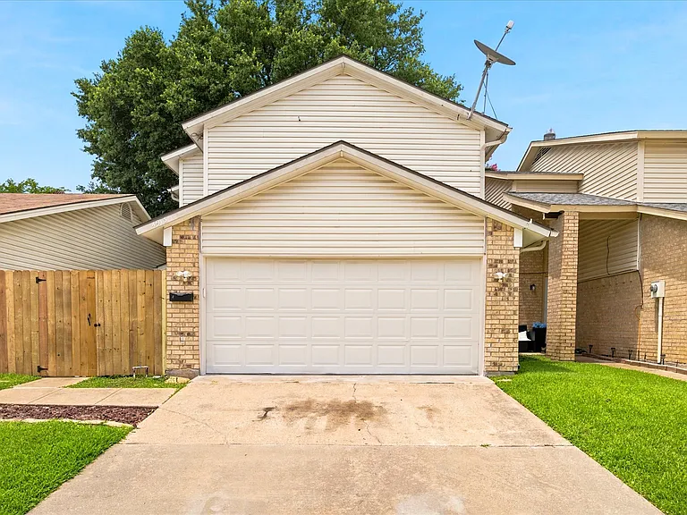 4913 Burlingame Dr — Photo 11