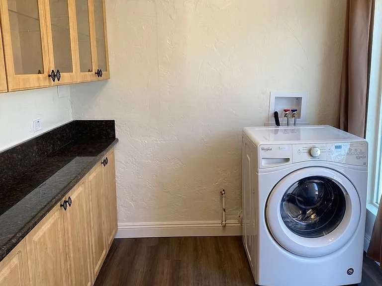 451 N Martin St — Photo 17
