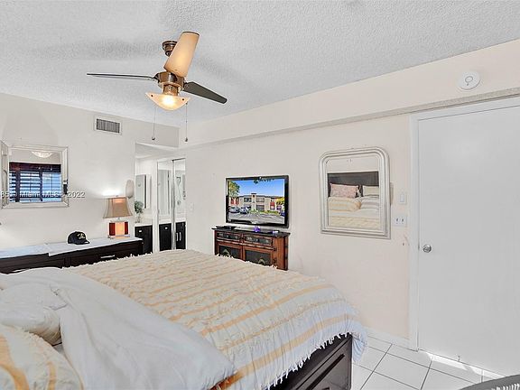 4th image of 11561 NW 10th St #11561