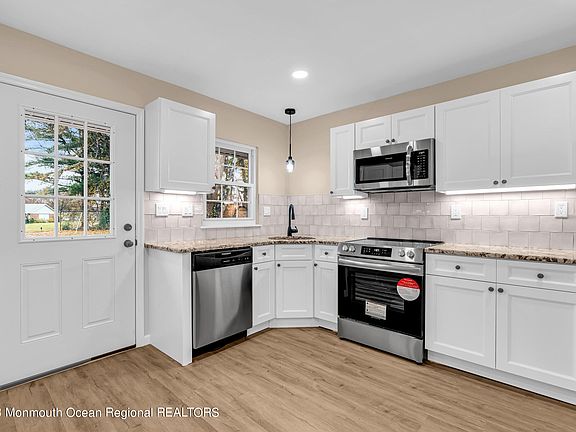 3rd image of 1065 Fife Court #B
