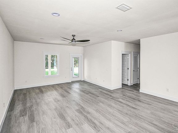 4th image of 5965 Capitol Dr