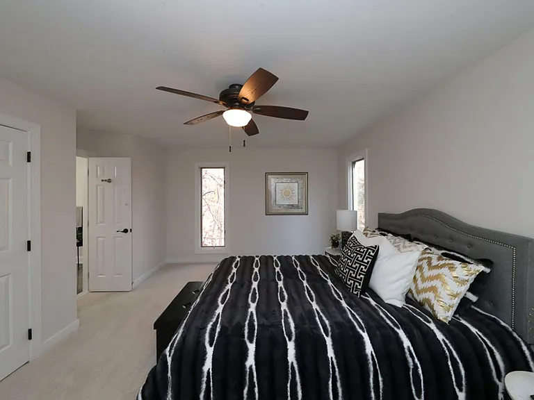 208 Fairfax Way — Photo 33